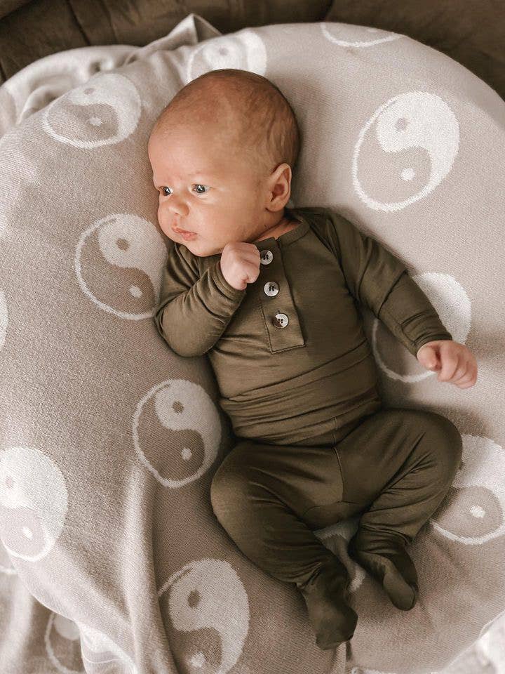 Top & Bottom Baby Outfit (Newborn - 3 mo) - Army Green