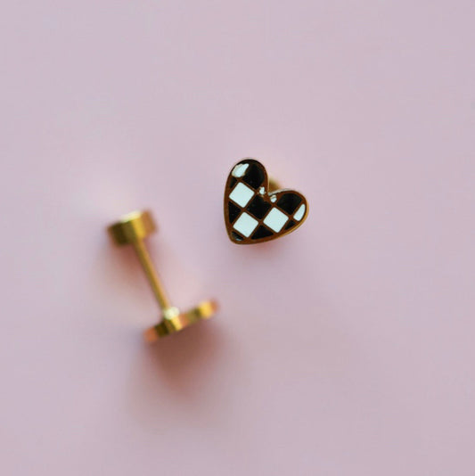 Checkered Heart Pierced Co Earrings